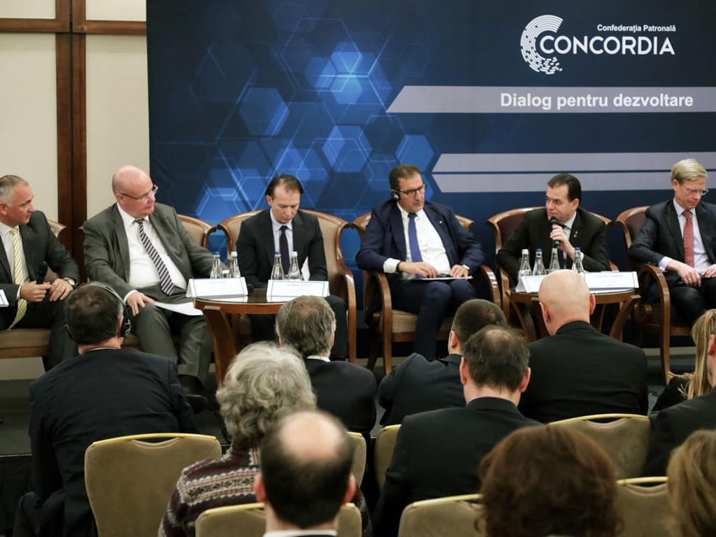 04. Ministrul Finanțelor Publice, Florin Cîțu, împreună cu premierul Ludovic Orban, au participat la dezbaterea organizată de Confederația patronală Concordia Dialog pentru dezvoltare - 11 dec. 2019