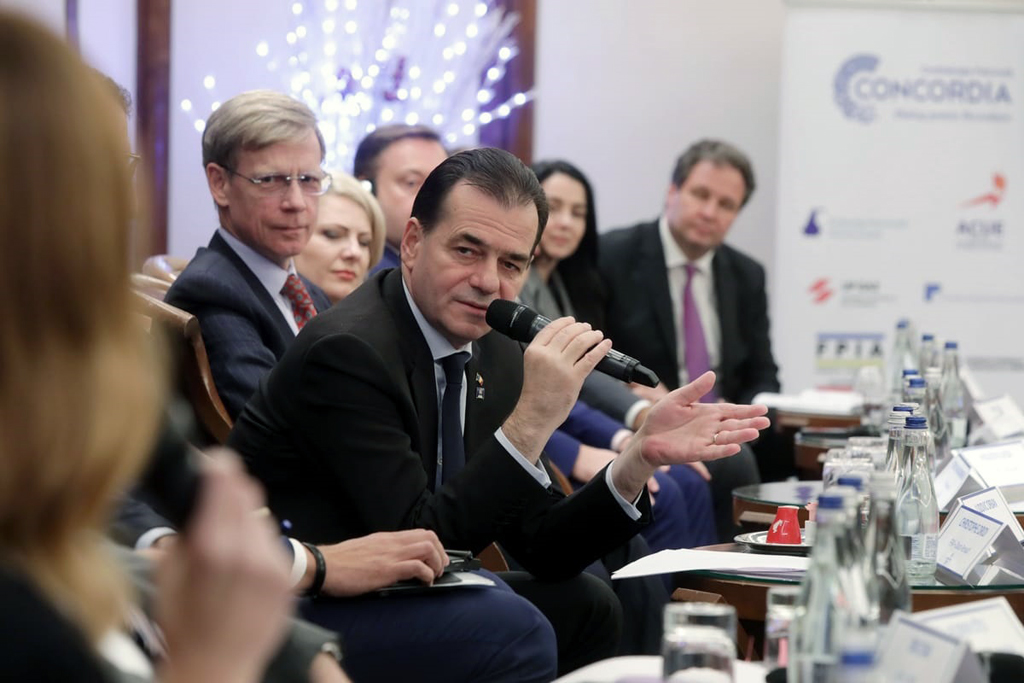 09. Ministrul Finanțelor Publice, Florin Cîțu, împreună cu premierul Ludovic Orban, au participat la dezbaterea organizată de Confederația patronală Concordia Dialog pentru dezvoltare - 11 dec. 2019